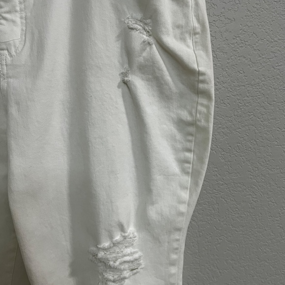 Terra & Sky White Distressed Crop Jeans - Picture 3 of 10